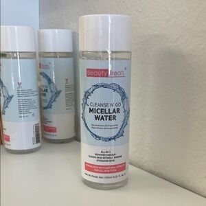 Brand New Beauty Treats Make Up Cleanser